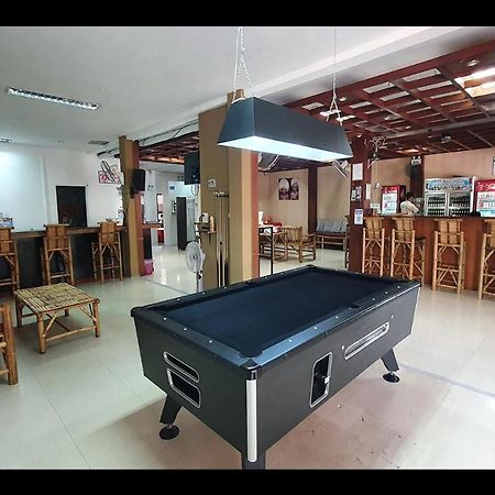 P & T Hostel Pantai Bangrak Luaran gambar