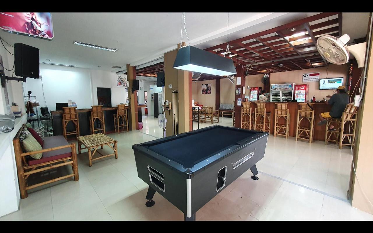 P & T Hostel Pantai Bangrak Luaran gambar