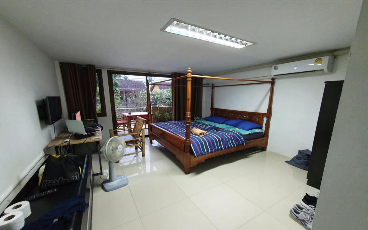 P & T Hostel Pantai Bangrak Luaran gambar