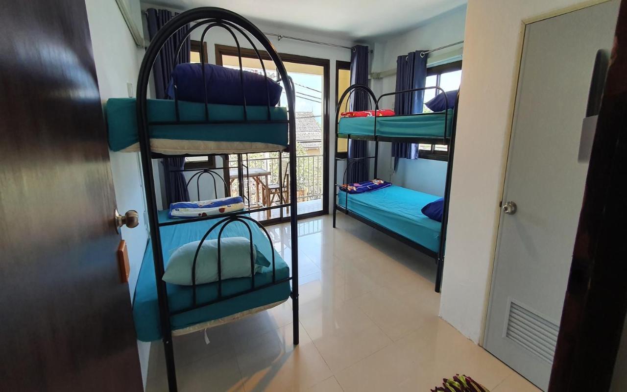 P & T Hostel Pantai Bangrak Luaran gambar