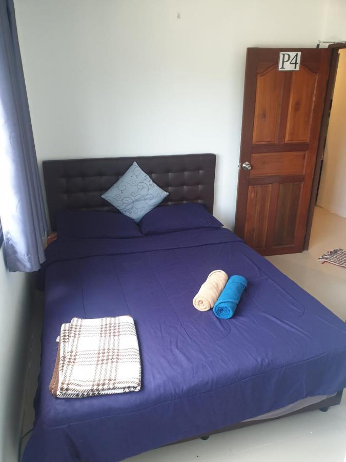 P & T Hostel Pantai Bangrak Luaran gambar