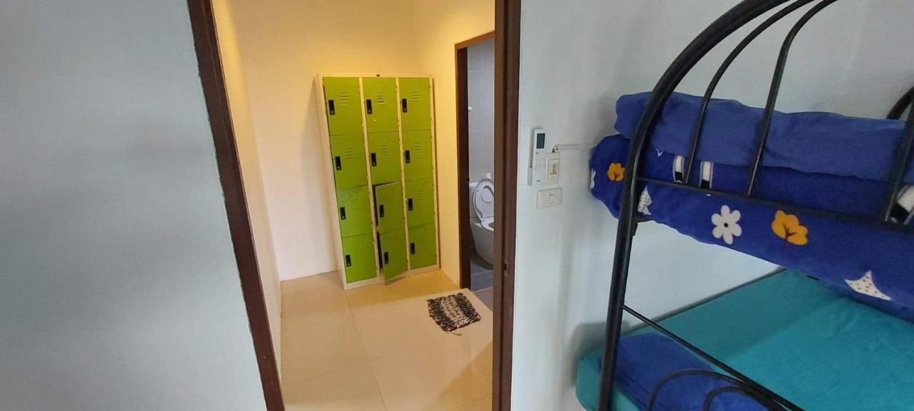 P & T Hostel Pantai Bangrak Luaran gambar