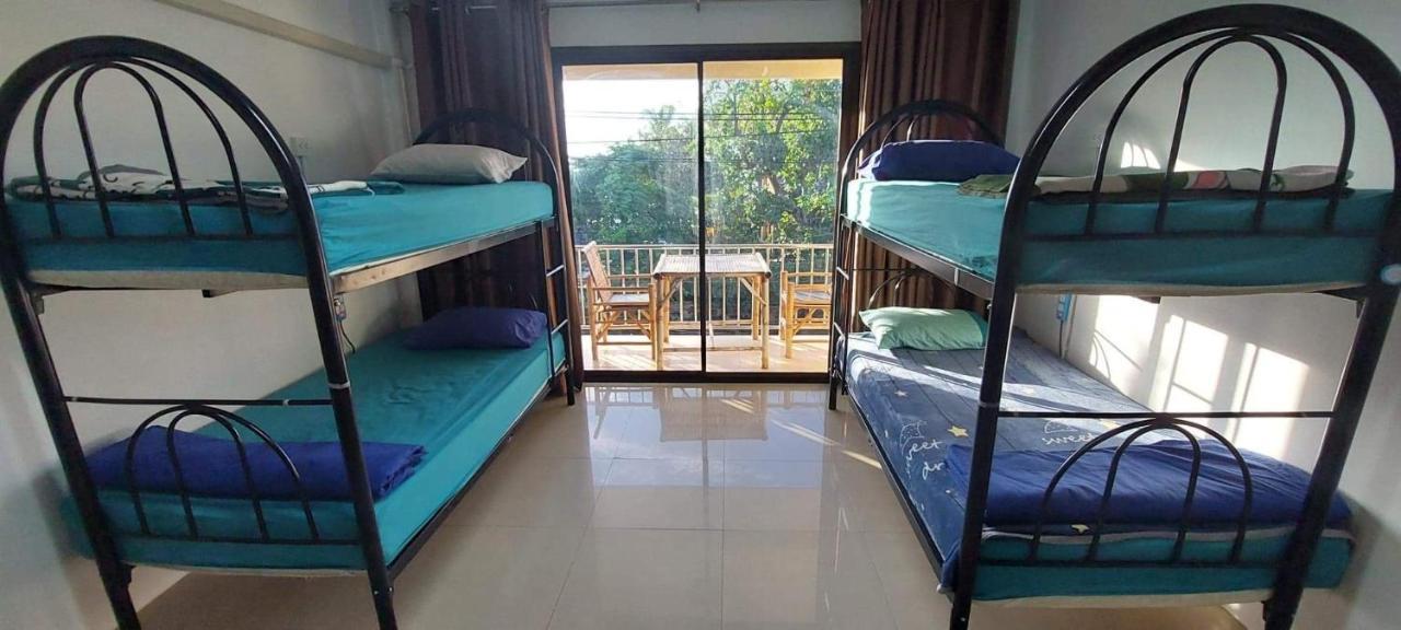 P & T Hostel Pantai Bangrak Luaran gambar