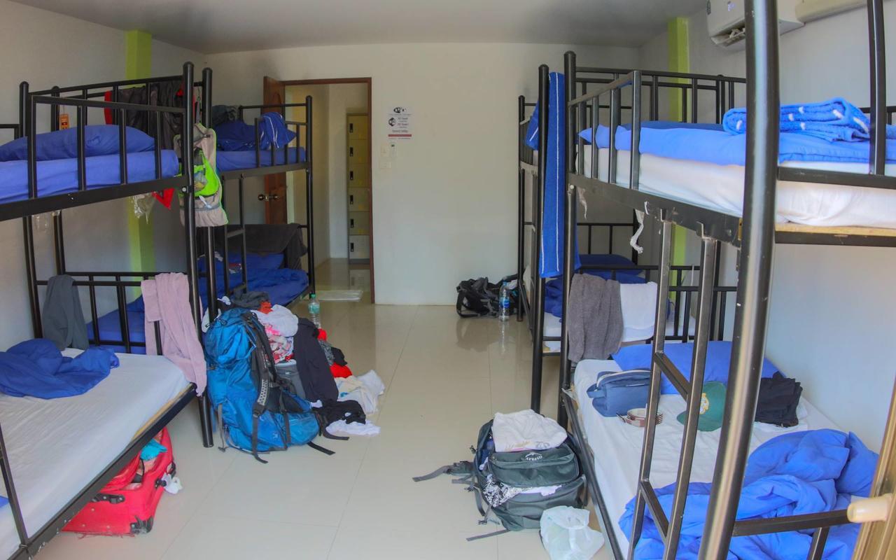 P & T Hostel Pantai Bangrak Luaran gambar