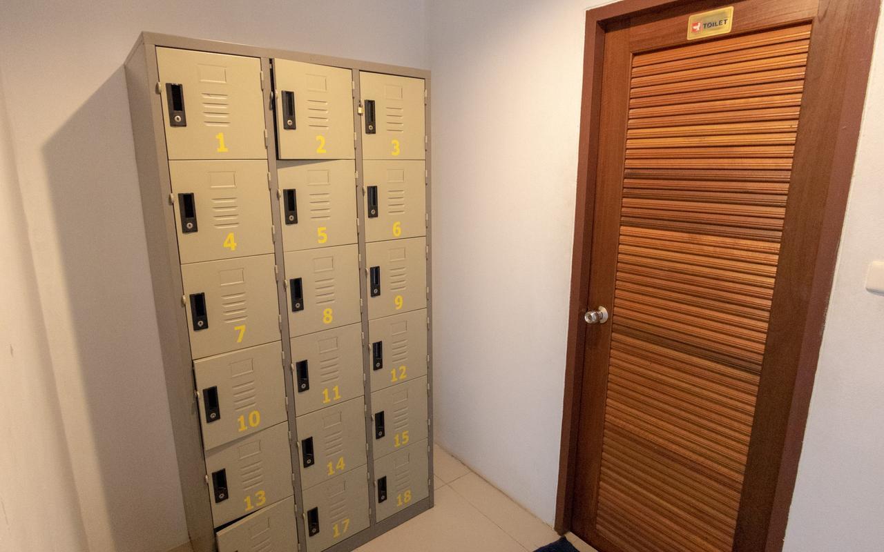 P & T Hostel Pantai Bangrak Luaran gambar