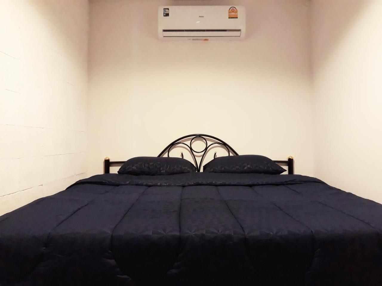 P & T Hostel Pantai Bangrak Luaran gambar