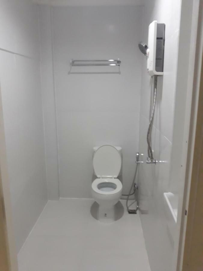 P & T Hostel Pantai Bangrak Luaran gambar